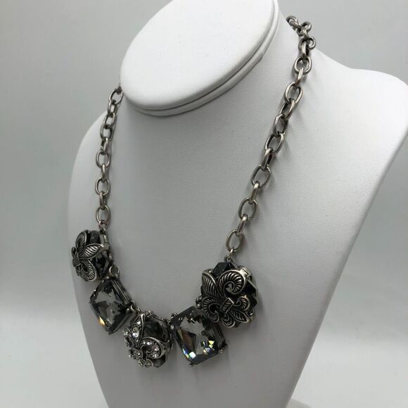 Vintage VCLM Women's Statement Necklace Fleur De Lys Rhinestones Silvertone - Picture 5 of 11